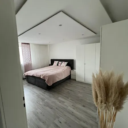 - Elegance Apartment Kassel